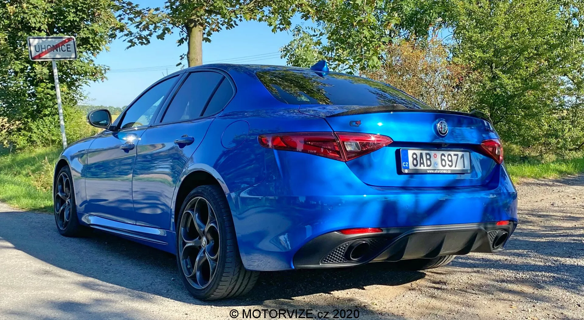 Alfa Romeo Giulia 2016 élégante présentant son design élégant et ses caractéristiques sportives