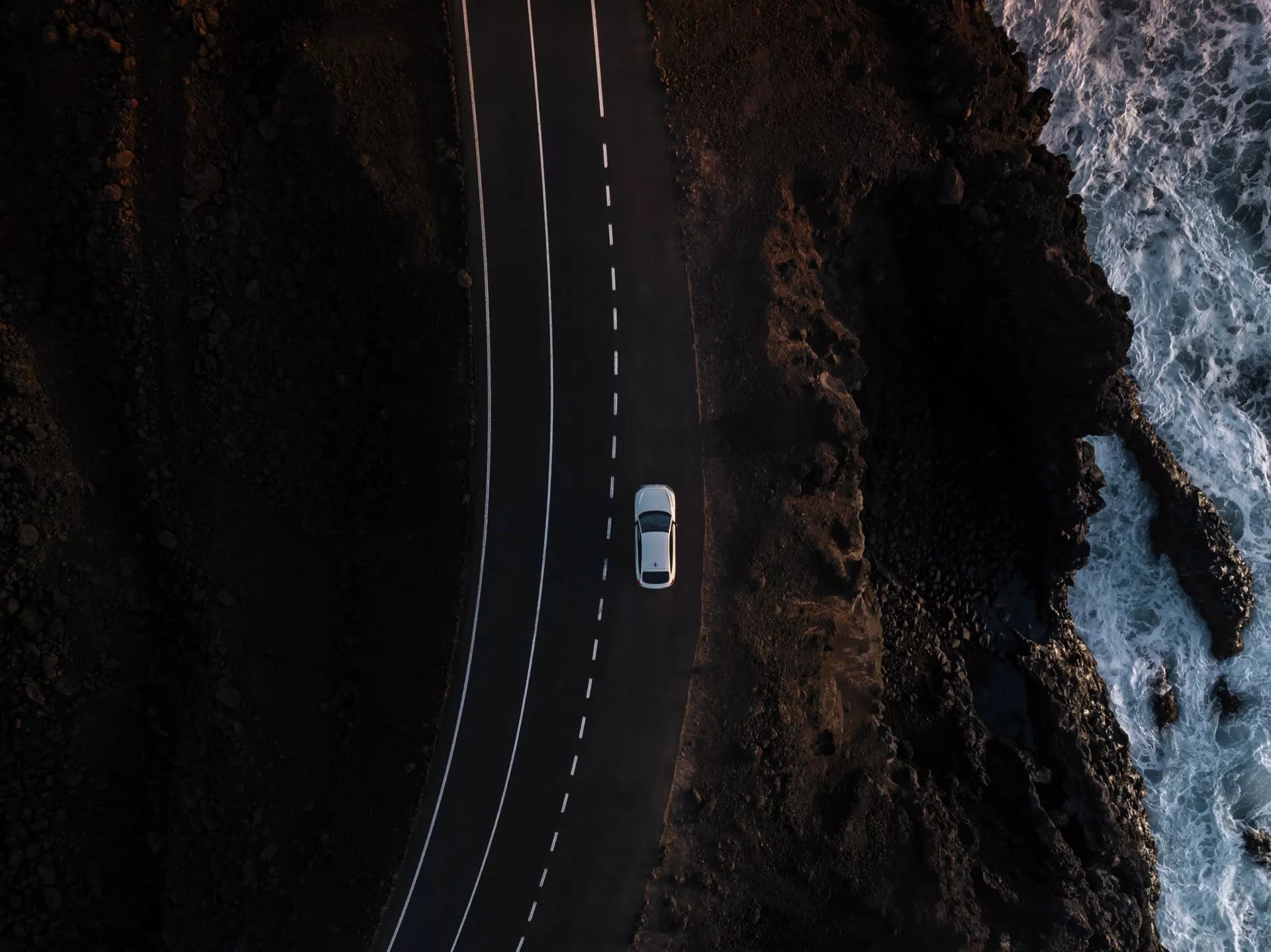 Audi A6 e-tron GH 2024 - berline électrique élégante et moderne avec un design audacieux, une technologie avancée et des performances écologiques