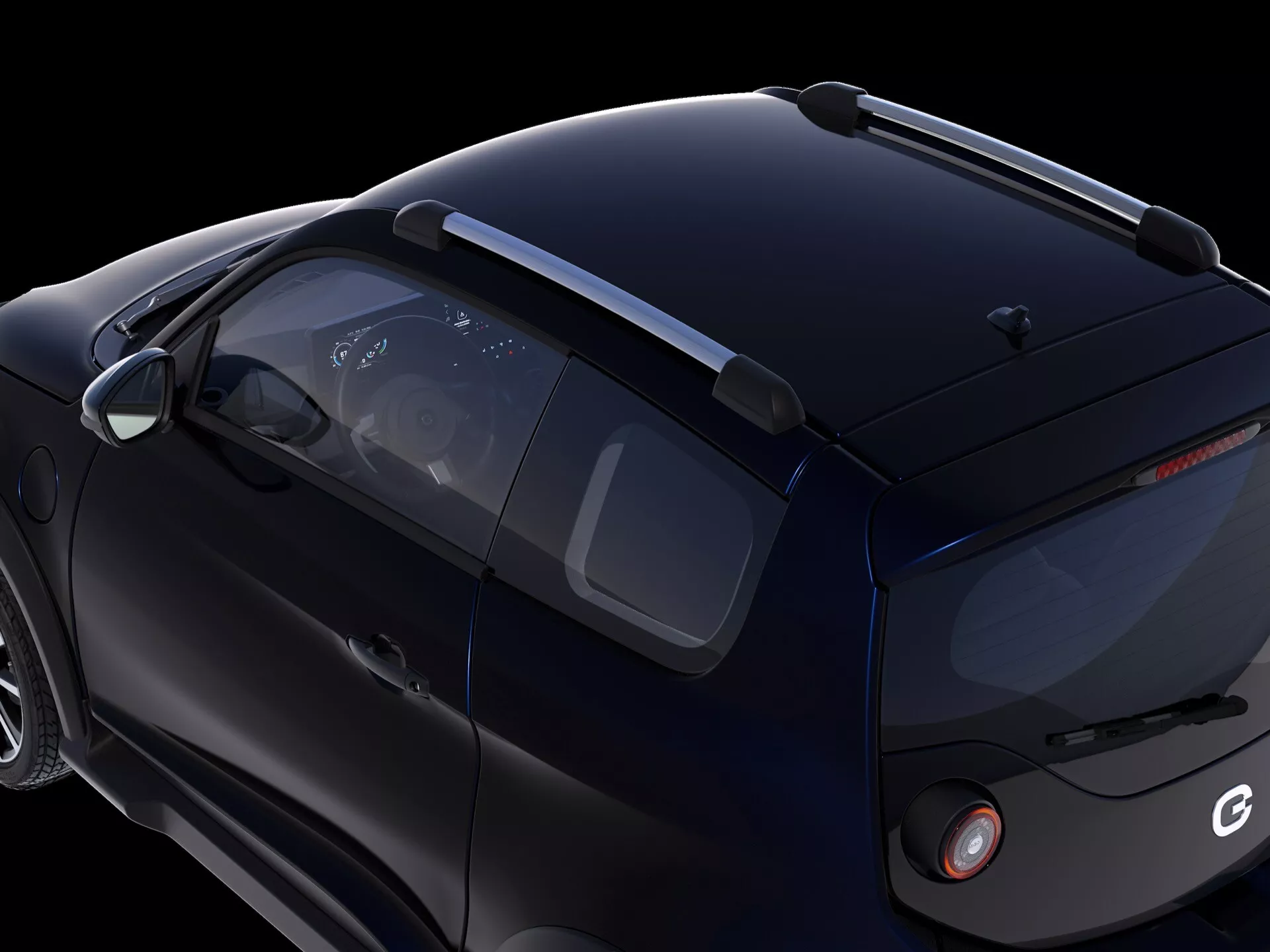 Vue arrière latérale en angle élevé et partielle de la Ego-Mobile eWave-X 2022 (1ère génération), montrant le panneau arrière côté conducteur contre un fond sombre. Les caractéristiques comprennent une lunette arrière très inclinée, un robuste pilier C, un ensemble de feux arrière à LED, un couvercle de coffre de type hayon, un réflecteur intégré dans le pare-chocs arrière, un bouchon de carburant rond, un toit panoramique, des barres de toit, un rétroviseur latéral aérodynamique, des poignées de porte aérodynamiques d'un véhicule à deux portes, et une roue en alliage multi-branches.