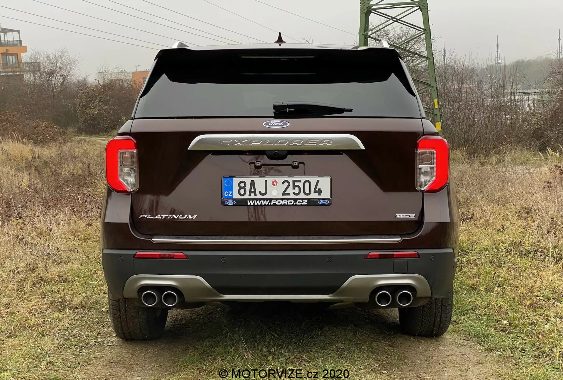 Ford Explorer 2019 présentant son design moderne et élégant, un intérieur spacieux, des fonctionnalités technologiques avancées et des performances puissantes.