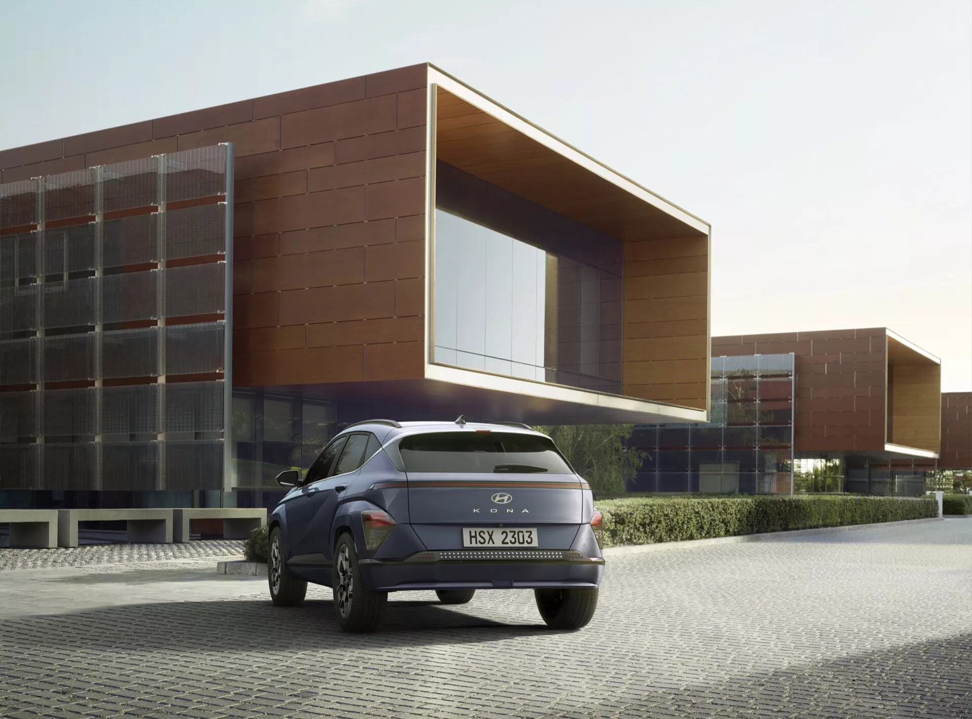 Hyundai Kona de deuxième génération 2023 présentant un design moderne, des fonctionnalités de sécurité avancées et une technologie hybride