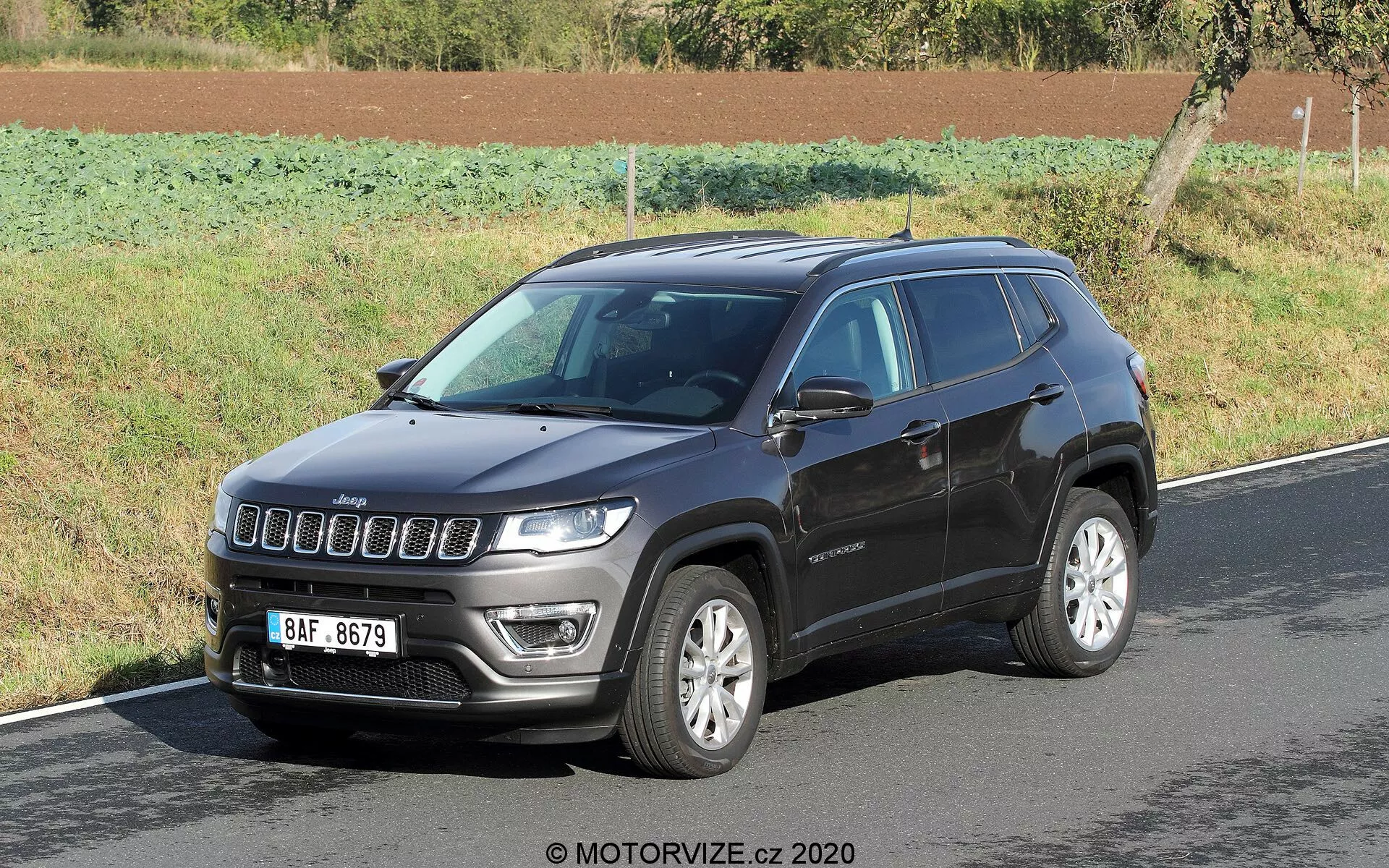 Jeep Compass 2017 mettant en avant un design élégant, des capacités tout-terrain et des fonctionnalités modernes