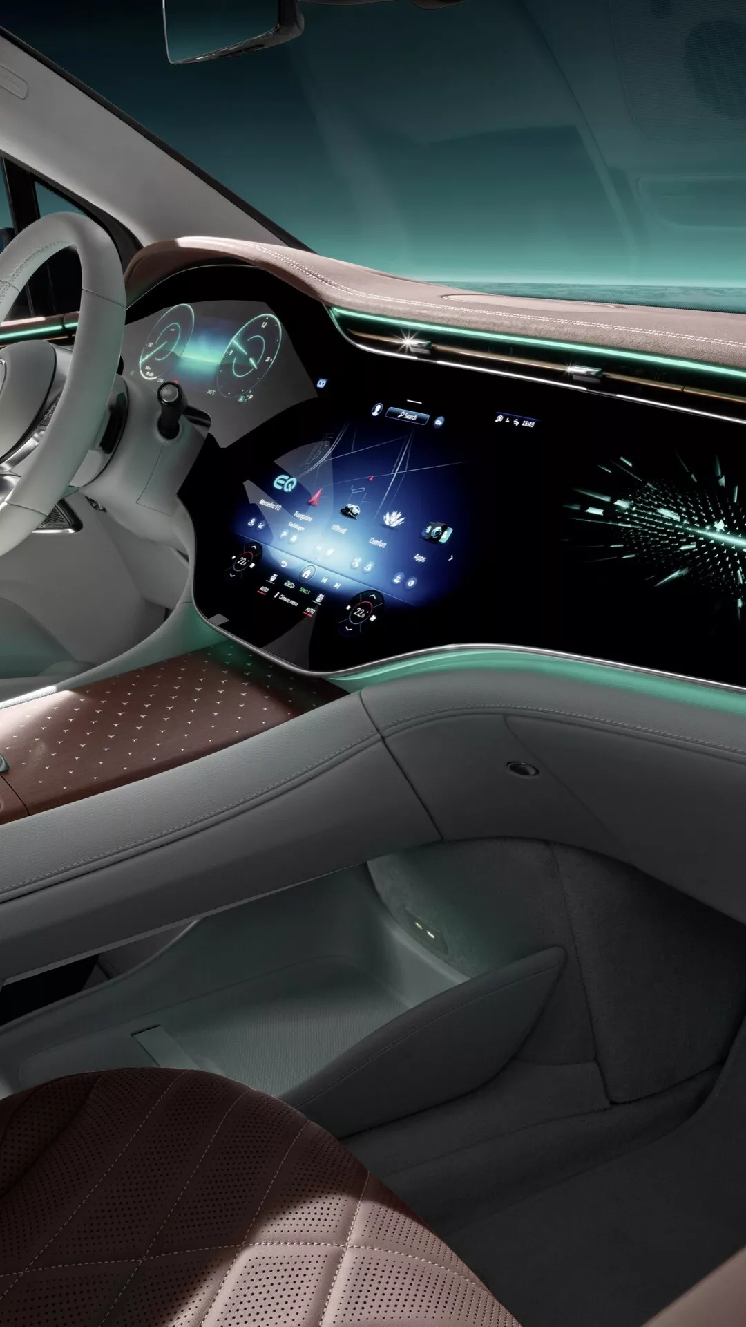 SUV Mercedes-Benz EQE 2023 modèle 294 mettant en avant son design épuré et ses fonctionnalités avancées