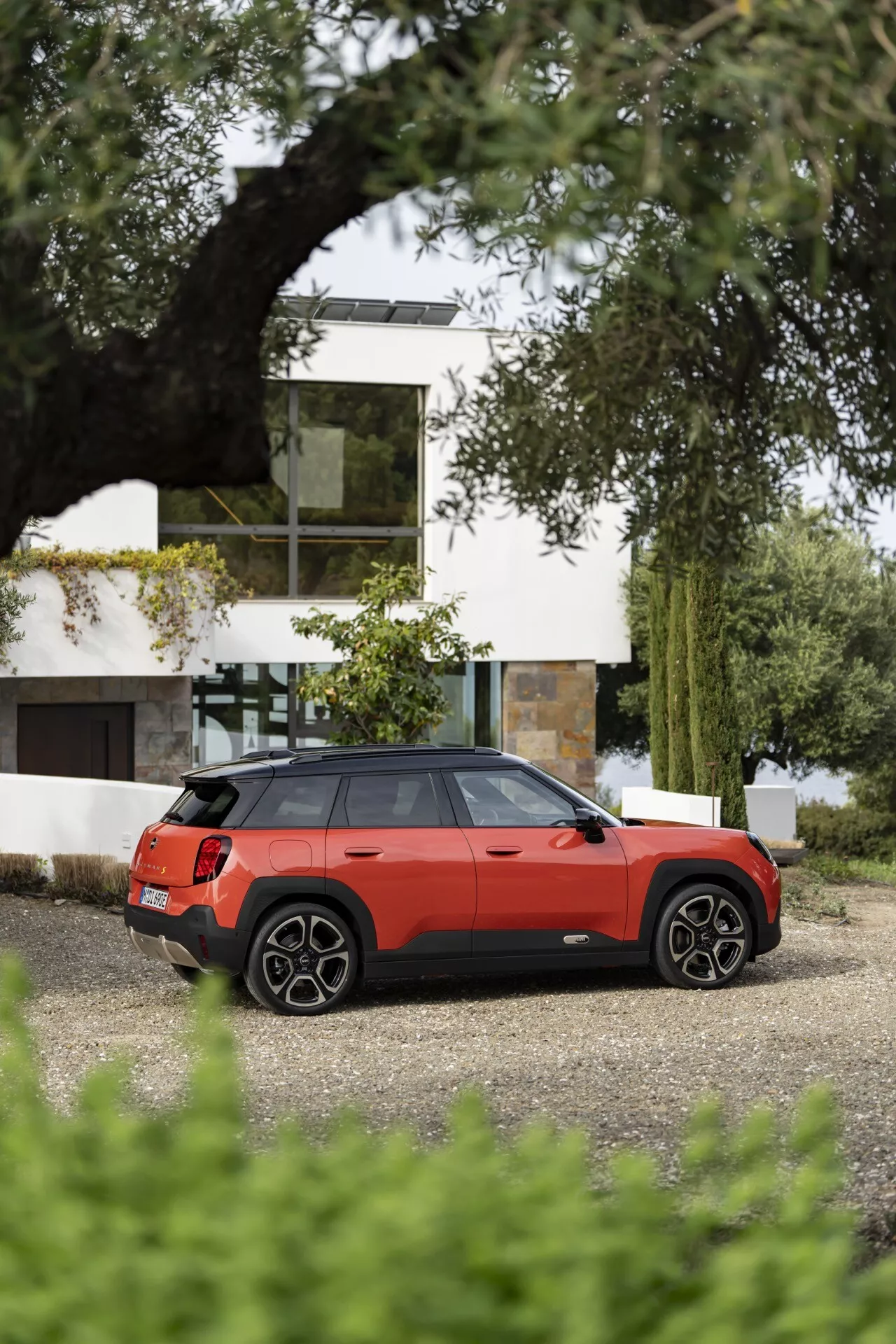Mini Aceman 2024 (J05) présentant un design moderne, des phares LED et une couleur verte distinctive