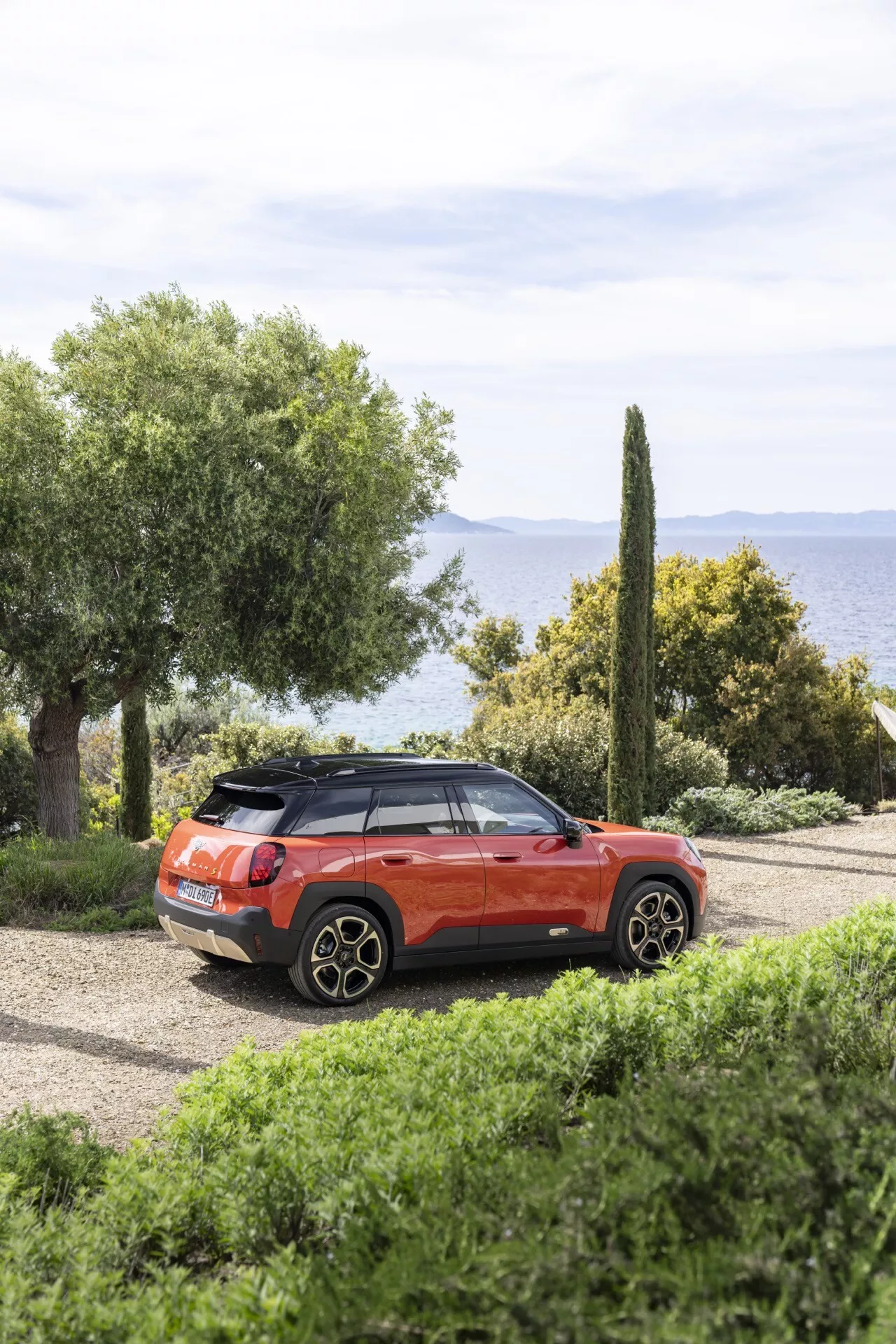 MINI Aceman 2024 (J05) présentant son design dynamique et technologie de pointe