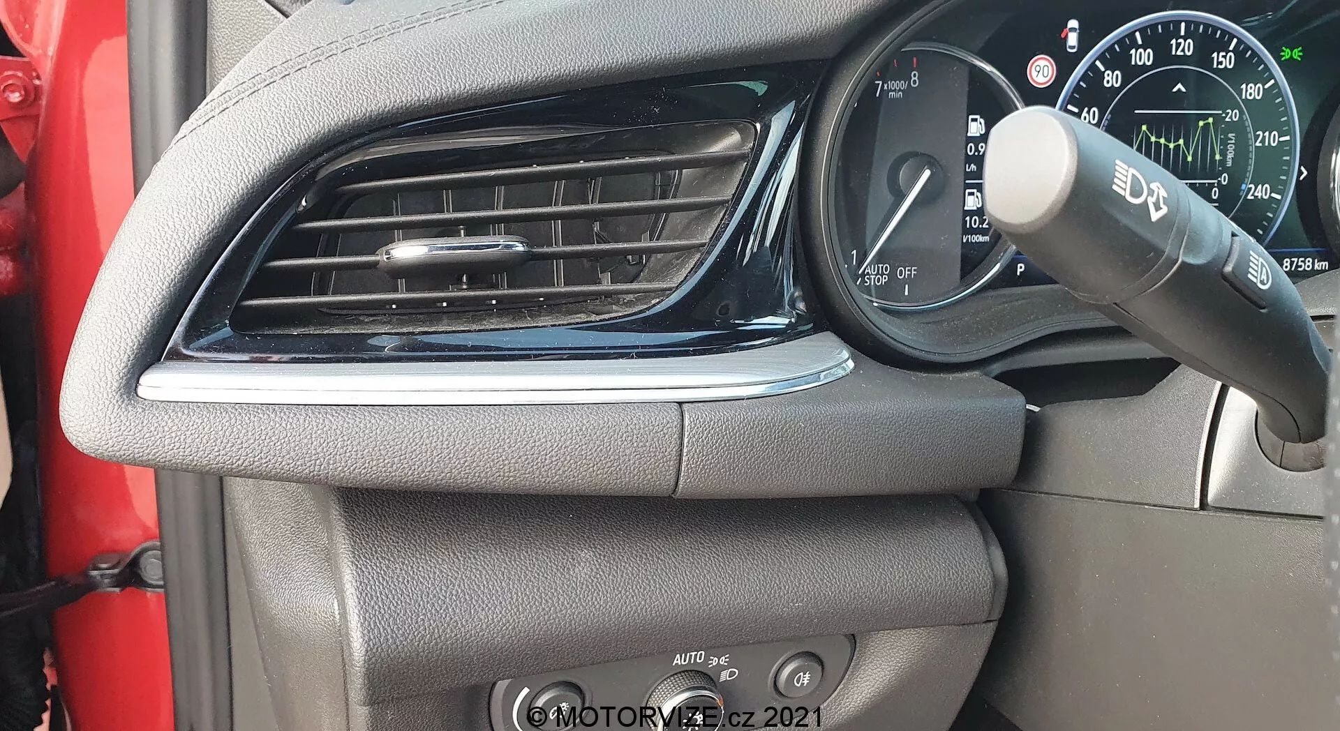 Opel Insignia GSi Grand Sport 2020, caractérisé par son design élégant et dynamique, son aérodynamique avancée et ses caractéristiques technologiques innovantes.
