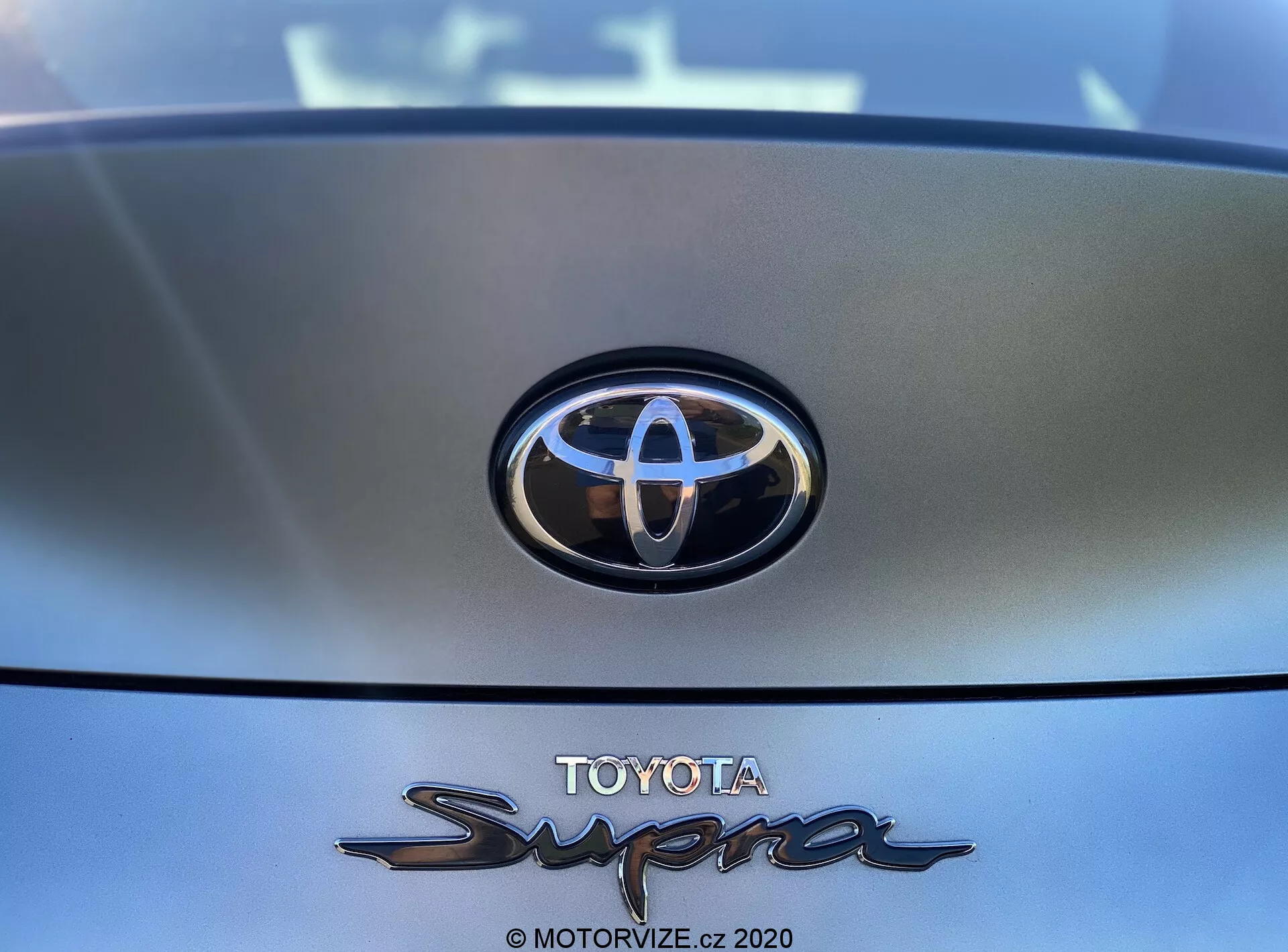 Toyota GR Supra 2.0 Pure Automatic 2019, une voiture de sport élégante et puissante avec un design accrocheur, des caractéristiques aérodynamiques et des capacités de performance supérieures.