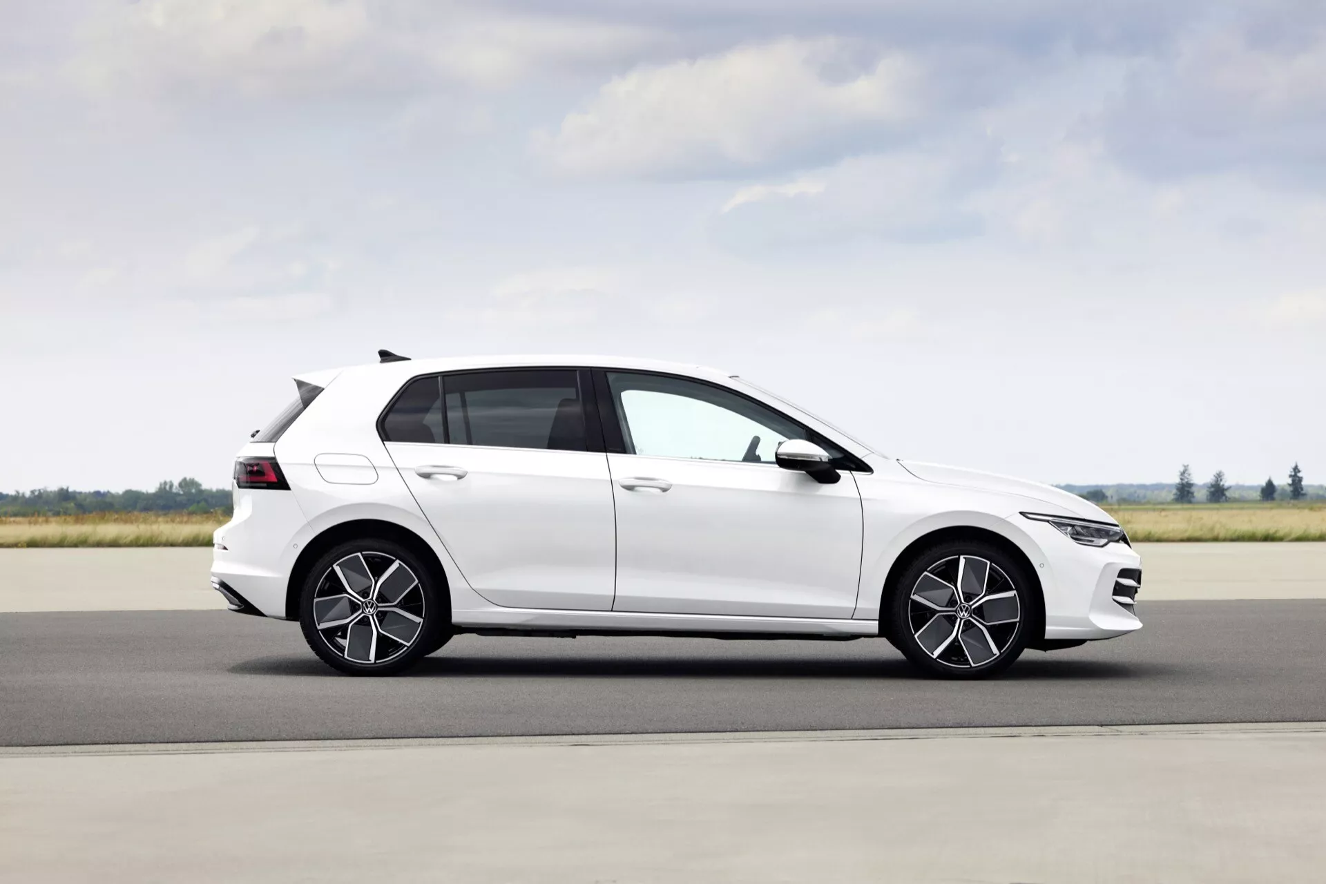 Volkswagen Golf VIII restylée pour 2024 avec un design actualisé et une technologie avancée