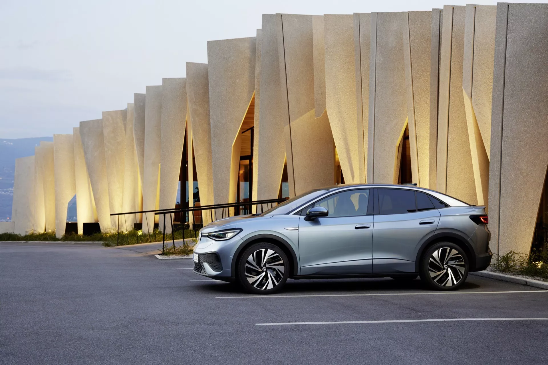 SUV électrique Volkswagen ID.5 de première génération 2022 avec un design élégant, un intérieur spacieux et des technologies avancées