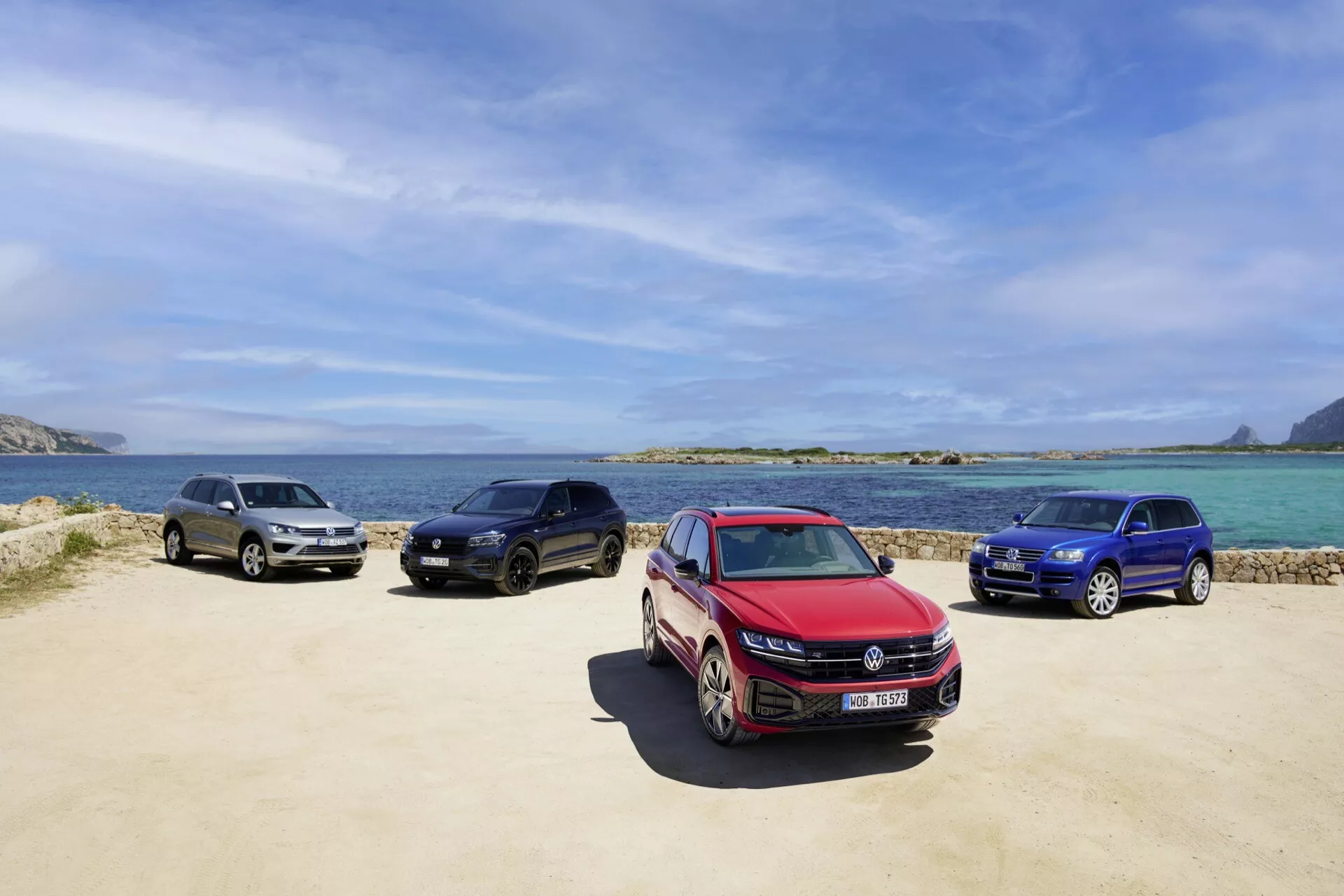 Modèle VW Touareg III Facelift 2023 présentant les dernières améliorations de conception avec technologie d'éclairage avancée et forme aérodynamique